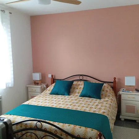 Almendra34480 Bed & Breakfast 3*