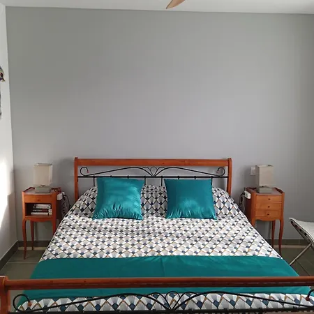 Almendra34480 Bed & Breakfast